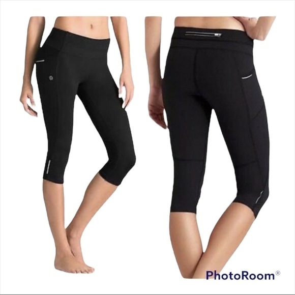 ATHLETA Black Be Free Knicker Capri Athletic Leggings - Picture 1 of 6